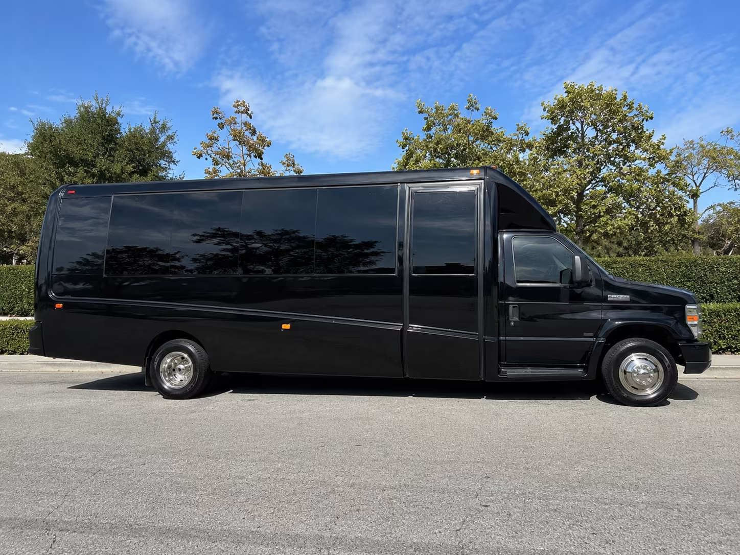cedar park private shuttles for cedar park wedding guests