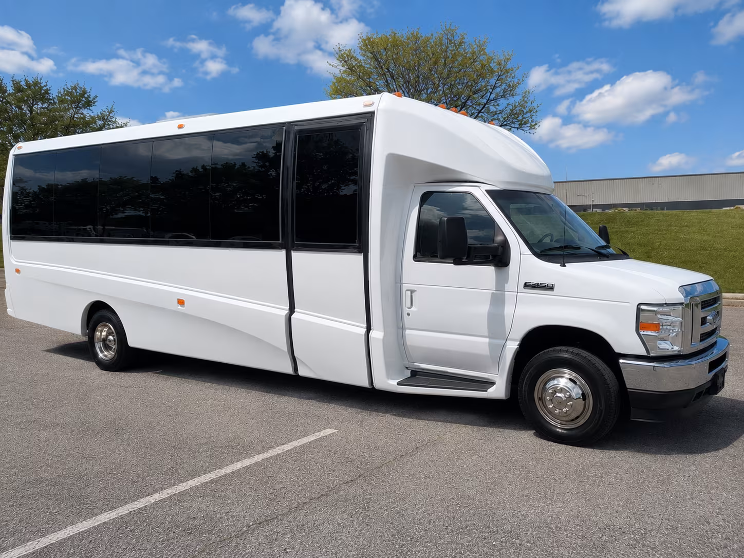 choose the right bus size for your san angelo wedding guest list