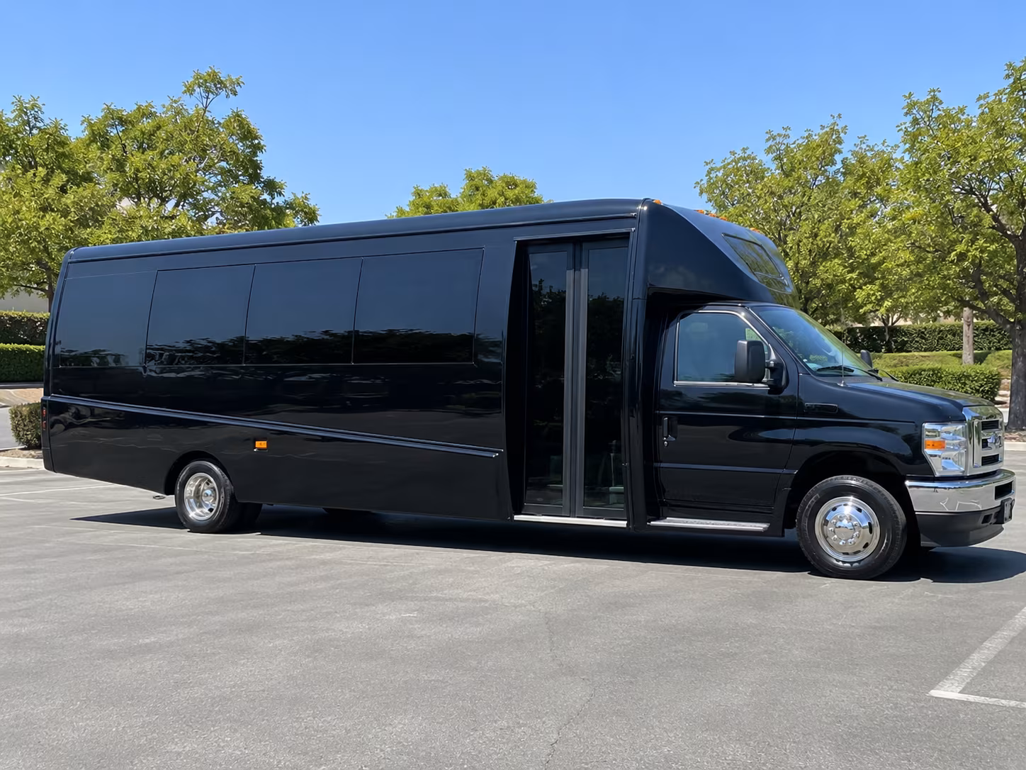 waco get the whole group to the dance with waco prom transportation